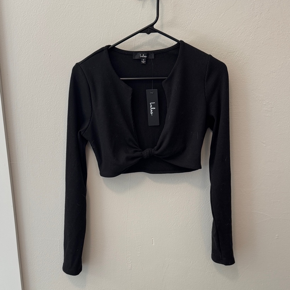 Lulu's Ribbed Black Twist Front Crop